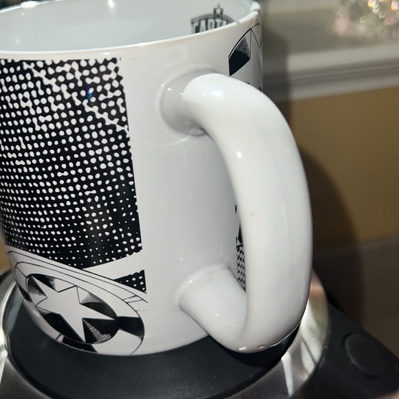 CAPTAIN AMERICA 20oz MUG  **(NEW with Tag)** - Picture 12 of 16